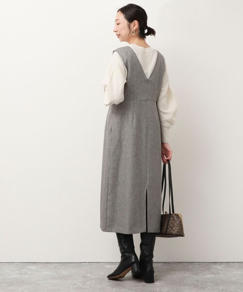 NOLLEY’S(ノーリーズ)の「メランジヘリンボンツィードサイドベルトワンピース(ワンピース・レディース・ライトグレー/チャコールグレー・38)」の11枚目の写真