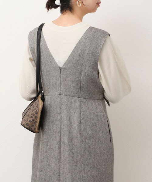 NOLLEY’S(ノーリーズ)の「メランジヘリンボンツィードサイドベルトワンピース(ワンピース・レディース・ライトグレー/チャコールグレー・38)」の12枚目の写真