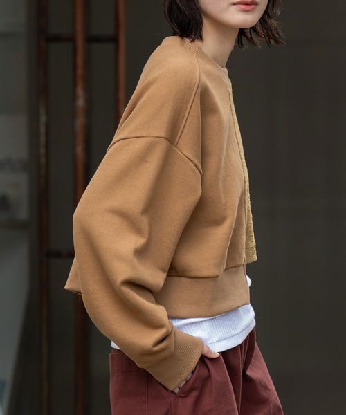 Munich(ミューニック)の「裏毛×チンチラアシンメトリースウェット(スウェット・レディース・ブラック/キャメル/アイボリー・FREE)」の5枚目の写真