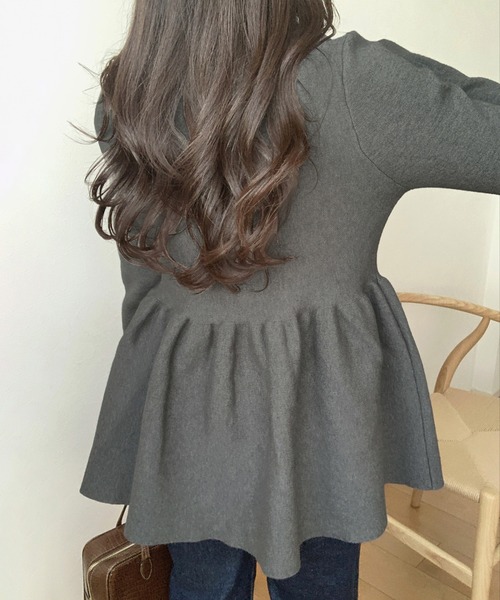 LAUIR（ラウアー）の「ポロ襟ペプラムニットトップス（ニット/セーター・レディース・ブラック/チャコール/アイボリー・MEDIUM/LARGE）」の13枚目の写真