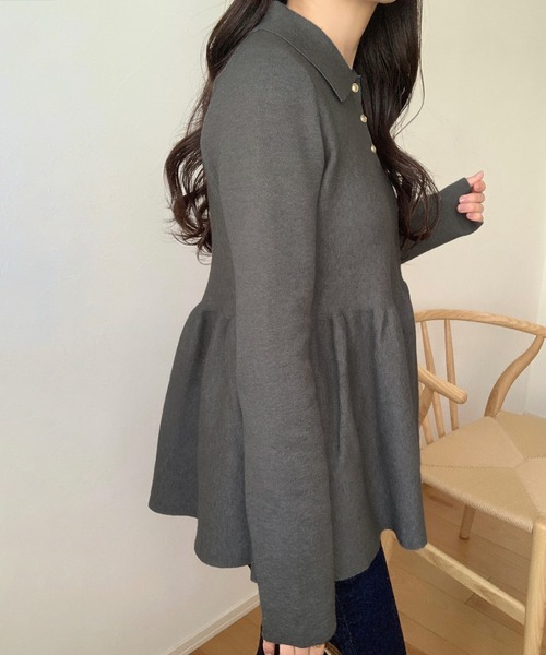 LAUIR（ラウアー）の「ポロ襟ペプラムニットトップス（ニット/セーター・レディース・ブラック/チャコール/アイボリー・MEDIUM/LARGE）」の14枚目の写真