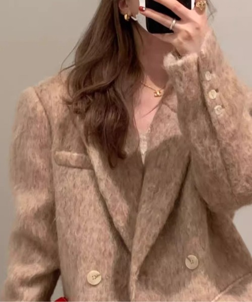 LUCPY(ラクピー)の「シャギーダブルジャケットコート(その他アウター・レディース・ベージュ・SMALL/MEDIUM/LARGE)」の2枚目の写真