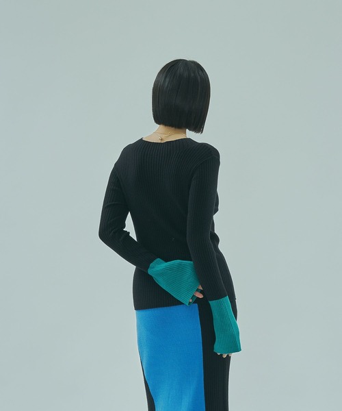 ROSE BUD(ローズバッド)の「BICOLOR RIB KNIT TOP(ニット/セーター・レディース・ブラック/パープル/ライトグレー/ブラウン・ONE SIZE)」の7枚目の写真