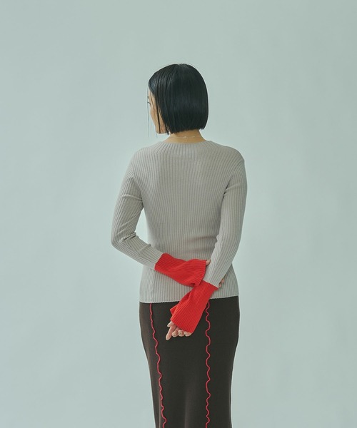 ROSE BUD(ローズバッド)の「BICOLOR RIB KNIT TOP(ニット/セーター・レディース・ブラック/パープル/ライトグレー/ブラウン・ONE SIZE)」の15枚目の写真