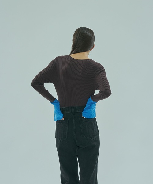 ROSE BUD(ローズバッド)の「BICOLOR RIB KNIT TOP(ニット/セーター・レディース・ブラック/パープル/ライトグレー/ブラウン・ONE SIZE)」の21枚目の写真