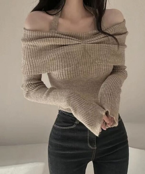 Ada.(エイダ)の「【Mellfy】ホルターネックオフショルダーリブニットトップス(ニット/セーター・レディース・アイボリー/ブラック/ベージュ・FREE)」の7枚目の写真
