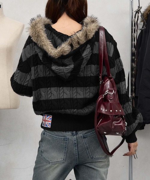 sedacle girl（セダクルガール）の「フェイクファーフード付きユニオンニットパーカー（ニット/セーター・レディース・アイボリー/ブラック/グレー/チャコールグレー/ブラウン・SMALL）」の8枚目の写真