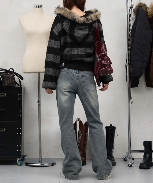 sedacle girl（セダクルガール）の「フェイクファーフード付きユニオンニットパーカー（ニット/セーター・レディース・アイボリー/ブラック/グレー/チャコールグレー/ブラウン・SMALL）」の12枚目の写真