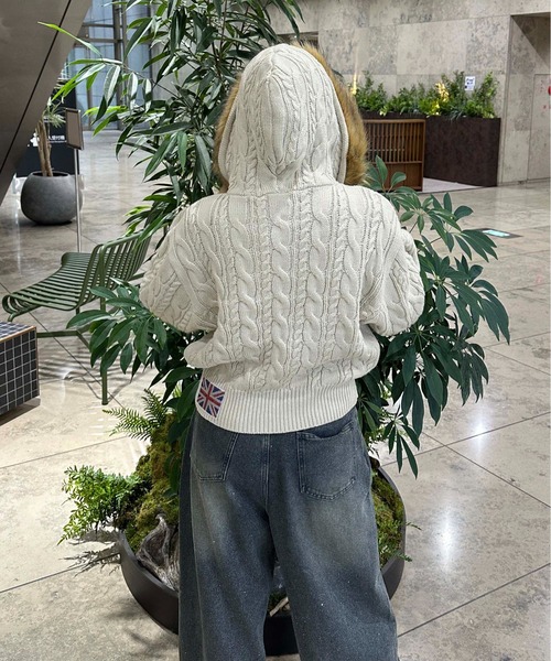 sedacle girl（セダクルガール）の「フェイクファーフード付きユニオンニットパーカー（ニット/セーター・レディース・アイボリー/ブラック/グレー/チャコールグレー/ブラウン・SMALL）」の19枚目の写真