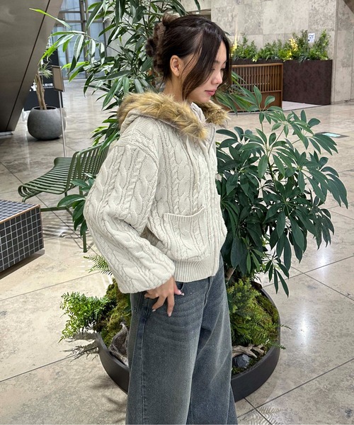 sedacle girl（セダクルガール）の「フェイクファーフード付きユニオンニットパーカー（ニット/セーター・レディース・アイボリー/ブラック/グレー/チャコールグレー/ブラウン・SMALL）」の20枚目の写真