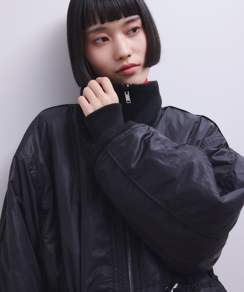 ADAM ET ROPE'（アダムエロペ）の「【サステナブル】リバーシブルドロストキルティングブルゾン/撥水（ブルゾン・レディース・ブラック/ベージュ・FREE）」の11枚目の写真