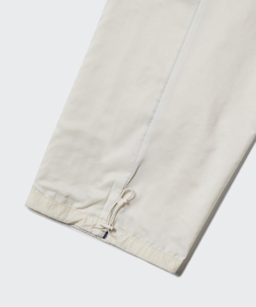 MUSINSA STANDARD WOMAN（ムシンサスタンダードウーマン）の「ウィメンズサイドラインワイドトラックパンツ[クリーム]（スウェットパンツ・レディース・その他・30/24/26/28/22）」の7枚目の写真