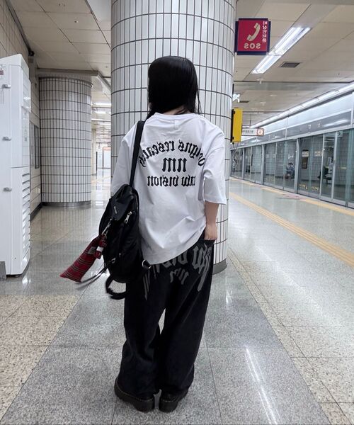 NOMANUAL(NOMANUAL)の「R.V ARCH LOGO T-SHIRT - BLACK(Tシャツ/カットソー・レディース・その他・LARGE/X-LARGE/SMALL/MEDIUM)」の10枚目の写真