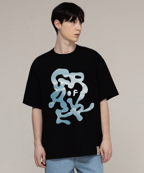 GRAVER（グレーバー）の「[ユニセックス]グラフィティ雲ロゴ半袖Tシャツ_ブラック（Tシャツ/カットソー・レディース・ブラック・LARGE/SMALL/MEDIUM）」の11枚目の写真
