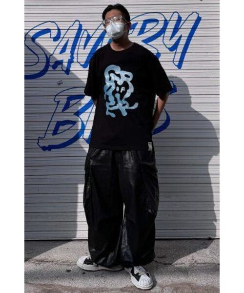 GRAVER（グレーバー）の「[ユニセックス]グラフィティ雲ロゴ半袖Tシャツ_ブラック（Tシャツ/カットソー・レディース・ブラック・LARGE/SMALL/MEDIUM）」の7枚目の写真