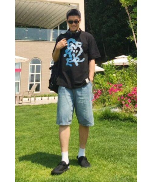 GRAVER（グレーバー）の「[ユニセックス]グラフィティ雲ロゴ半袖Tシャツ_ブラック（Tシャツ/カットソー・レディース・ブラック・LARGE/SMALL/MEDIUM）」の9枚目の写真