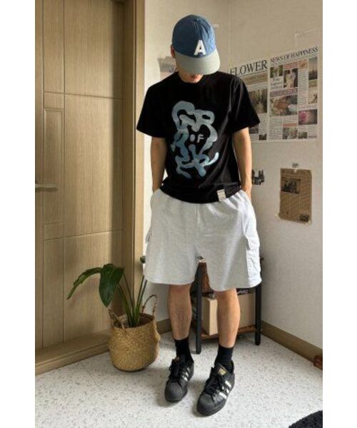 GRAVER（グレーバー）の「[ユニセックス]グラフィティ雲ロゴ半袖Tシャツ_ブラック（Tシャツ/カットソー・レディース・ブラック・LARGE/SMALL/MEDIUM）」の3枚目の写真