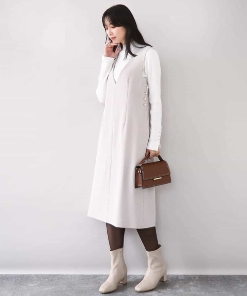 OFUON（オフオン）の「【2025AW】サイドパール調釦デザインVネック