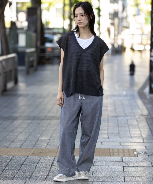 Munich（ミューニック）の「ホワイトデニム＆ヒッコリー ワイドイージーパンツ（デニムパンツ・レディース・ホワイト/オフホワイト/ネイビー・M/S）」の9枚目の写真