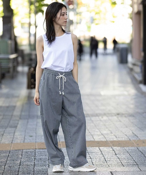 Munich（ミューニック）の「ホワイトデニム＆ヒッコリー ワイドイージーパンツ（デニムパンツ・レディース・ホワイト/オフホワイト/ネイビー・M/S）」の8枚目の写真