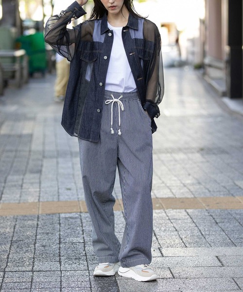 Munich（ミューニック）の「ホワイトデニム＆ヒッコリー ワイドイージーパンツ（デニムパンツ・レディース・ホワイト/オフホワイト/ネイビー・M/S）」の12枚目の写真