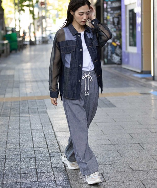 Munich（ミューニック）の「ホワイトデニム＆ヒッコリー ワイドイージーパンツ（デニムパンツ・レディース・ホワイト/オフホワイト/ネイビー・M/S）」の13枚目の写真