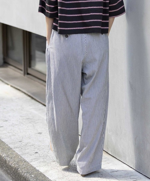 Munich（ミューニック）の「ホワイトデニム＆ヒッコリー ワイドイージーパンツ（デニムパンツ・レディース・ホワイト/オフホワイト/ネイビー・M/S）」の16枚目の写真