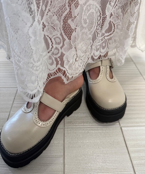 Ameri（アメリ）の「BROGUE SLIDE LOAFER（ローファー・レディース・ブラウン/アイボリー/ブラック・SMALL/MEDIUM/LARGE）」の11枚目の写真