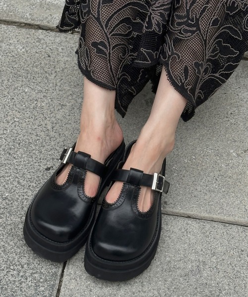 Ameri(アメリ)の「BROGUE SLIDE LOAFER(ローファー・レディース・ブラウン/アイボリー/ブラック・SMALL/MEDIUM/LARGE)」の22枚目の写真