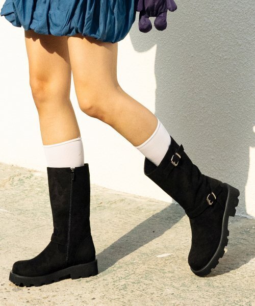 CESTI(セスティ)の「バックルディテールバイカーハーフブーツ(ブラック)(ブーツ・レディース・ブラック・22.5cm/23.5cm/24cm/24.5cm/25cm)」の1枚目の写真