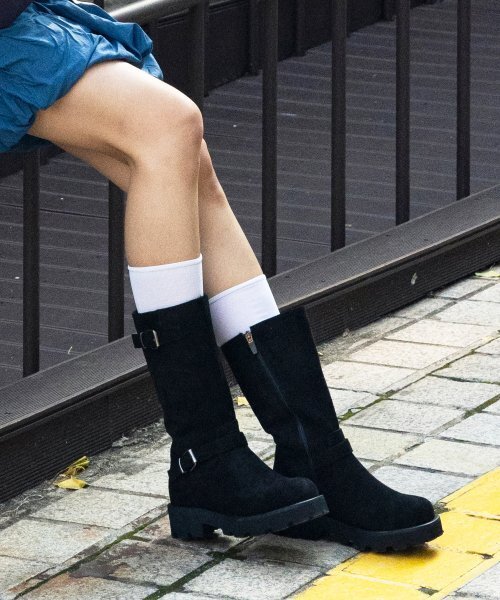 CESTI(セスティ)の「バックルディテールバイカーハーフブーツ(ブラック)(ブーツ・レディース・ブラック・22.5cm/23.5cm/24cm/24.5cm/25cm)」の3枚目の写真