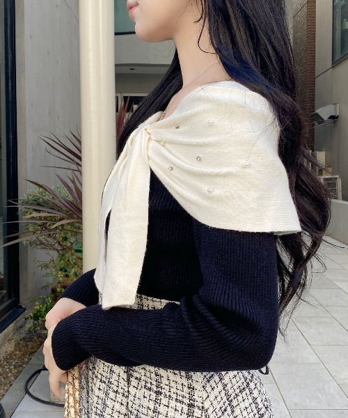 INGNI（イング）の「ビジュー2Wayオフショルニット（ニット/セーター・レディース・オフホワイト/ブラック×ブラック/ブラック×ホワイト/ボルドー・M）」の11枚目の写真