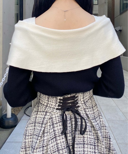 INGNI（イング）の「ビジュー2Wayオフショルニット（ニット/セーター・レディース・オフホワイト/ブラック×ブラック/ブラック×ホワイト/ボルドー・M）」の12枚目の写真