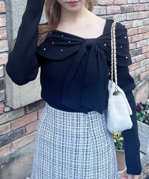 INGNI（イング）の「ビジュー2Wayオフショルニット（ニット/セーター・レディース・オフホワイト/ブラック×ブラック/ブラック×ホワイト/ボルドー・M）」の16枚目の写真