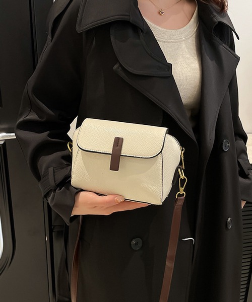 VIBGYOR(ヴィブジョー)の「urbanfemine./シンプル 合成皮革 ショルダーバッグ U7600(ショルダーバッグ・レディース・ホワイト/その他1/ベージュ/ブルー/ブラック・FREE)」の7枚目の写真
