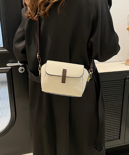 VIBGYOR(ヴィブジョー)の「urbanfemine./シンプル 合成皮革 ショルダーバッグ U7600(ショルダーバッグ・レディース・ホワイト/その他1/ベージュ/ブルー/ブラック・FREE)」の8枚目の写真