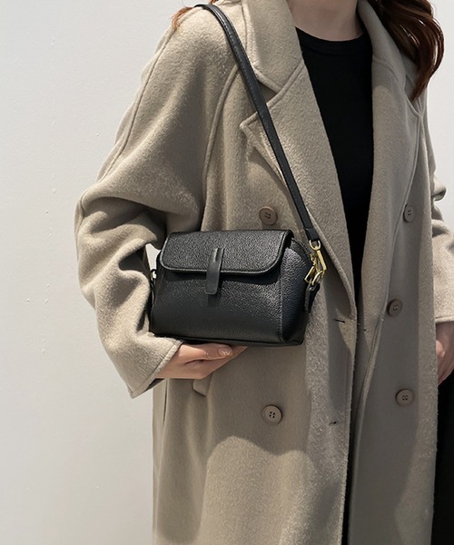 VIBGYOR(ヴィブジョー)の「urbanfemine./シンプル 合成皮革 ショルダーバッグ U7600(ショルダーバッグ・レディース・ホワイト/その他1/ベージュ/ブルー/ブラック・FREE)」の11枚目の写真