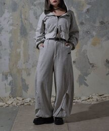 Mavie..7（メヴィセットゥ）の「【Mavie..7】【3サイズ展開】スタッズ付カーブスウェットパンツ（スウェットパンツ）」