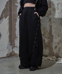 Mavie..7（メヴィセットゥ）の「【Mavie..7】【3サイズ展開】スタッズ付カーブスウェットパンツ（スウェットパンツ）」