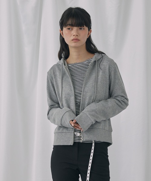 Unblend(アンブレンド)の「【Unblend】ラメ裏毛 ショート丈 ジップパーカー<セットアップ対応>(パーカー・レディース・ブラック/杢グレー/ブラウン・FREE)」の4枚目の写真