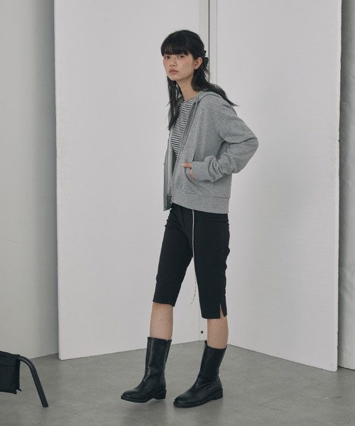 Unblend(アンブレンド)の「【Unblend】ラメ裏毛 ショート丈 ジップパーカー<セットアップ対応>(パーカー・レディース・ブラック/杢グレー/ブラウン・FREE)」の14枚目の写真