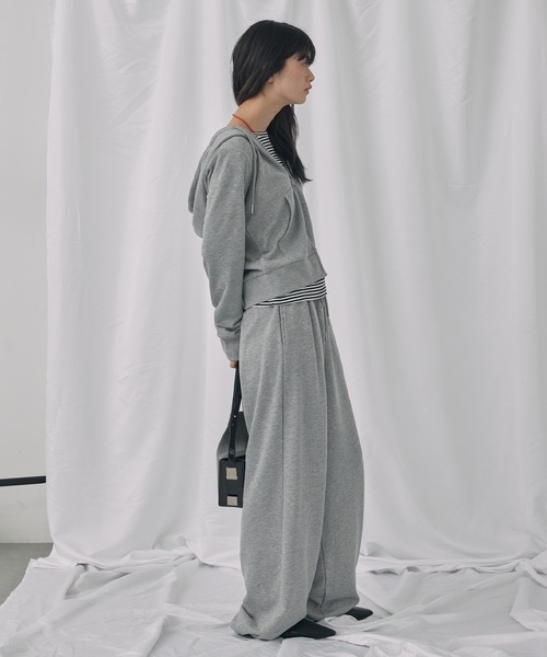 Unblend(アンブレンド)の「【Unblend】ラメ裏毛 ショート丈 ジップパーカー<セットアップ対応>(パーカー・レディース・ブラック/杢グレー/ブラウン・FREE)」の16枚目の写真
