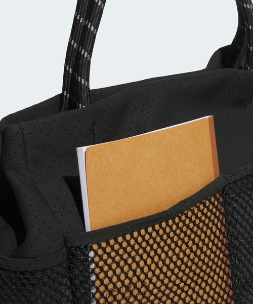 adidas（アディダス）の「マストハブ トートバッグ シーズナル / アディダス adidas（トートバッグ・メンズ・ブラック/ベージュ・FREE）」の7枚目の写真