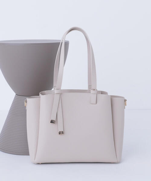 NATURAL BEAUTY BASIC（ナチュラルビューティーベーシック）の「◇ドロップリボントートバッグ（トートバッグ・レディース・ブラック/オフホワイト・ﾌﾘ-）」の4枚目の写真