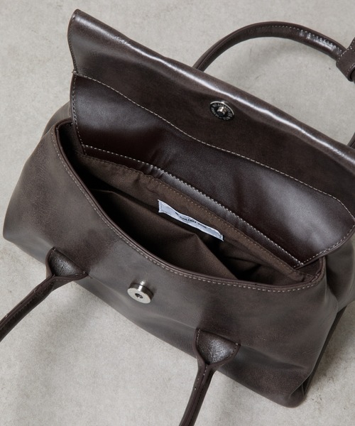 COLONY 2139（コロニートゥーワンスリーナイン）の「コンパクトフラップハンドバッグ（ハンドバッグ・レディース・ブラウン/ブラック・FREE）」の20枚目の写真