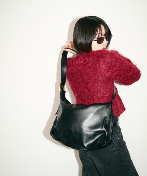 TONER（トナー）の「ワンショルダーレザーバッグ/ロゴプレート付き（ショルダーバッグ・レディース・ブラック/ブラウン/レッド・FREE）」の5枚目の写真