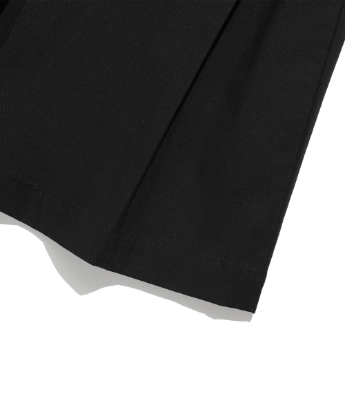 NICE GHOST CLUB（ナイスゴーストクラブ）の「DOUBLE PLEATS SHORTS_BLACK(NG2FMUPA60A)（その他パンツ・レディース・ブラック・S/M/L）」の6枚目の写真