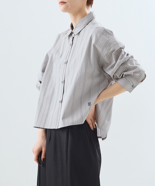 journal standard L'essage（ジャーナルスタンダードレサージュ）の「【金子綾さん着用】刺繍ショートシャツ（シャツ/ブラウス・レディース・グレー/ネイビー/ブルー系その他・FREE）」の2枚目の写真