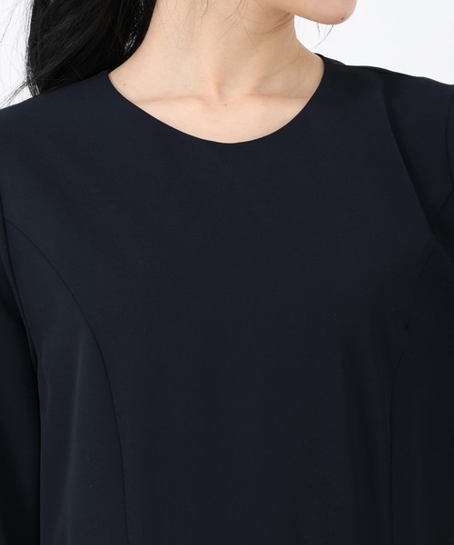 STRAWBERRY-FIELDS（ストロベリーフィールズ）の「ソルフェクロス_レース襟付きペプラムプルオーバー（シャツ/ブラウス・レディース・ブラック/ライトベージュ/ネイビー・2）」の8枚目の写真