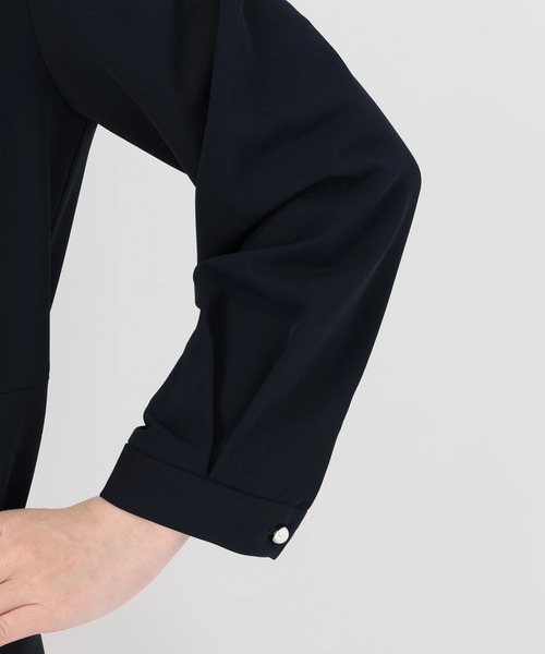 STRAWBERRY-FIELDS（ストロベリーフィールズ）の「ソルフェクロス_レース襟付きペプラムプルオーバー（シャツ/ブラウス・レディース・ブラック/ライトベージュ/ネイビー・2）」の10枚目の写真